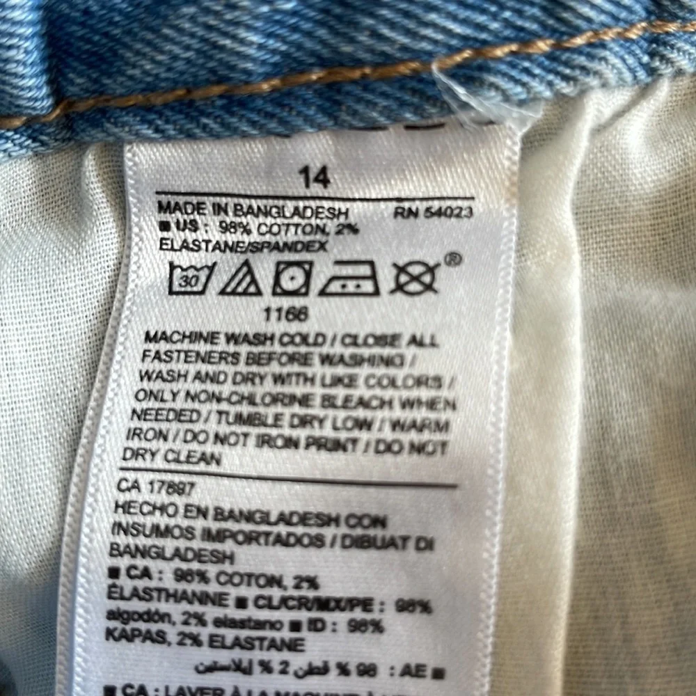 Old Navy light wash skinny Jean with built in flex. Size 14